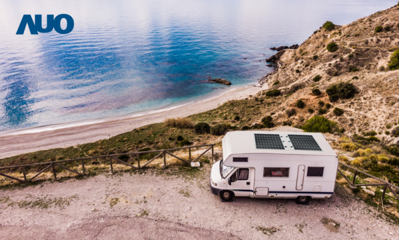 「可撓輕量化太陽光電板SunCurva」使用輕量特殊耐候型複合板取代傳統太陽能板的玻璃前板，不僅降低70%重量，每米平方僅3Kg；具有抗衝擊性能及通過電磁相容性測試，可應用於交通運輸工具，如露營車、遊艇等